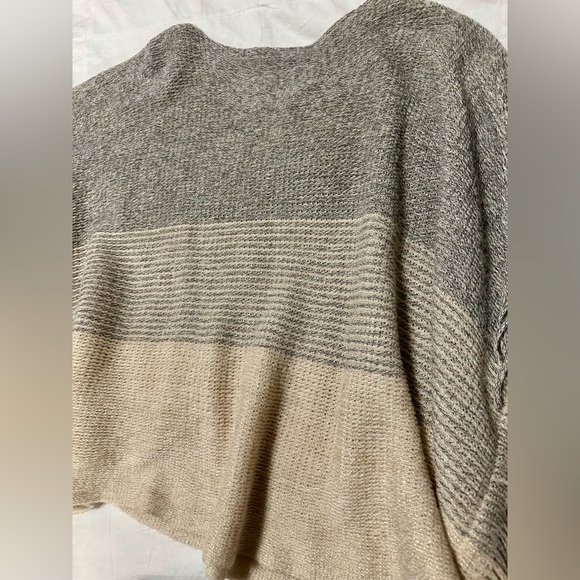 Vici fringe poncho - Picture 3 of 9